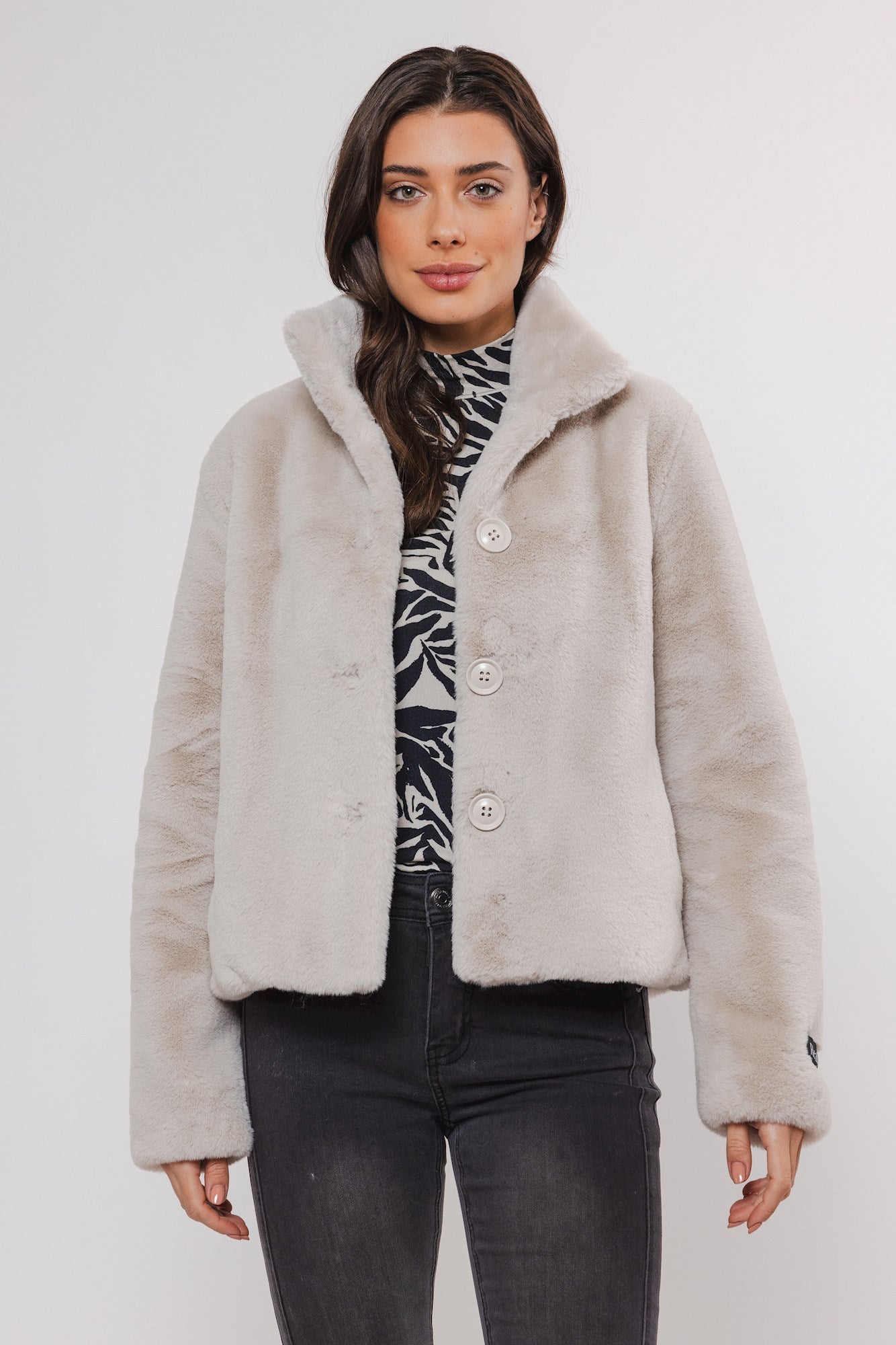 Vie.7002410/11 - Kort faux fur jasje