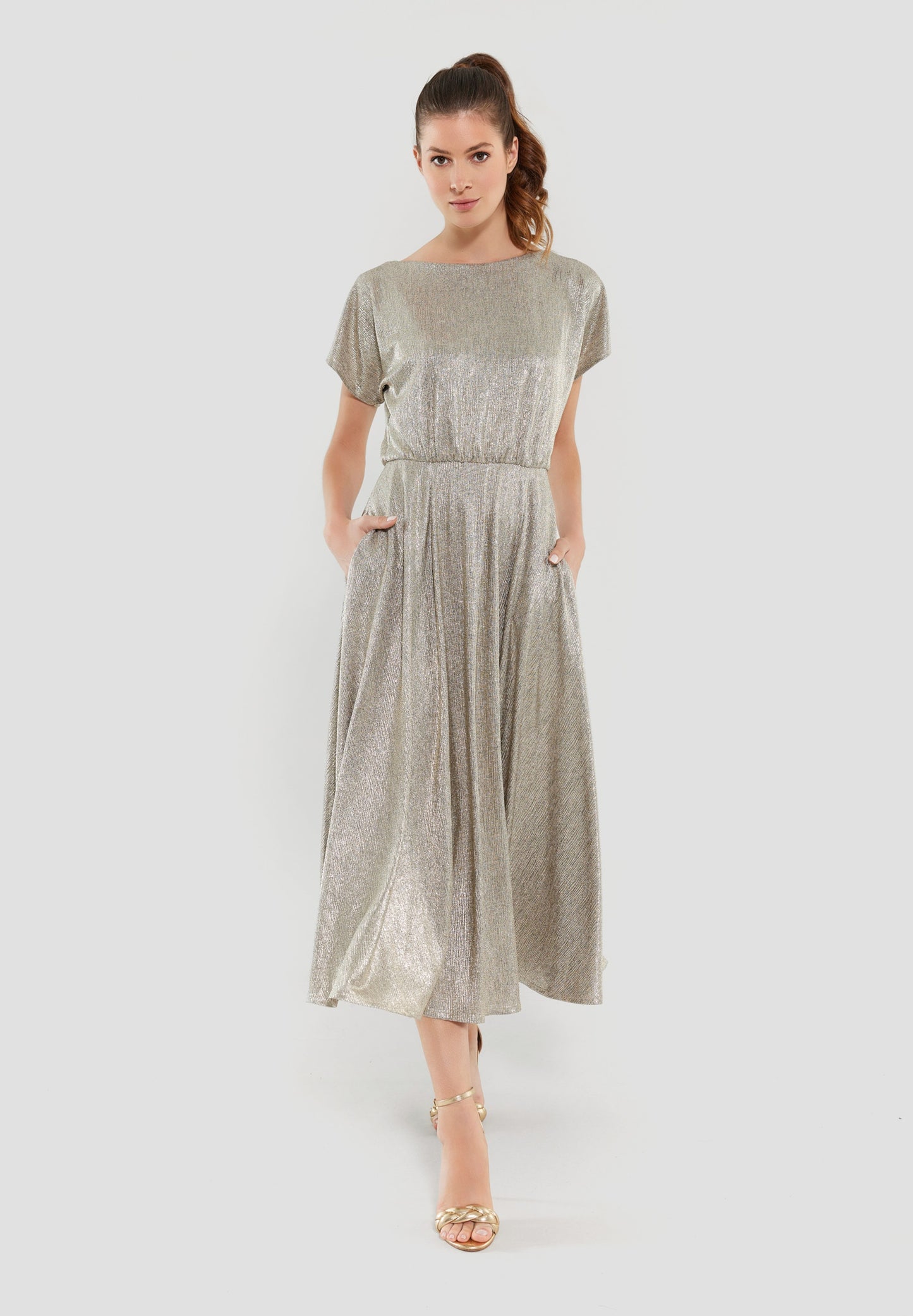 5AB037 - Jersey metallic jurkje met gerende midi rok